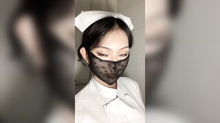 護士美女和男友日常自拍性愛視頻 把她草得服服帖帖說髒話