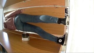 商場女廁全景偷拍 多位漂亮小姐姐的各種極品小鮑魚-24