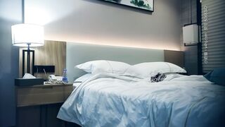 七天探花眼鏡妹 敏感體質 無套做愛到高潮抽搐 3-2