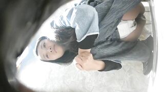 廁拍 無毛靚妹沖BB-07