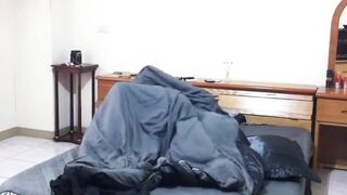 幹嘛 你好討厭 小女友有點害羞 黑皮男友迫不及待想要無套插入 短髮妹溫柔口爆吃精