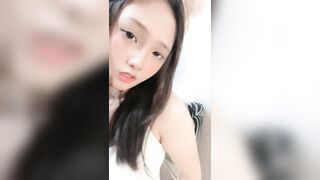 清純可愛美少女！甜美嫩妹！無毛騷穴掰開特寫