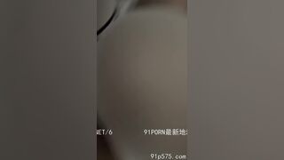 『icicis』窗邊干白絲老師 把母狗給干趴下了