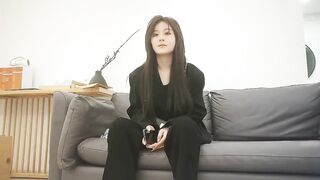 啊啊不行 疼 疼 你的太大了 黑絲美女被各種姿勢猛操 幾次求饒 邊操邊哭 最後只能口爆了