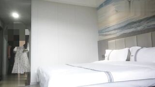 探花大神老王酒店約炮模特兒氣質女白領 身材極品換上情趣內衣抽插 活好水多