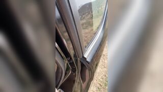 當然是去山上了，要不怎麼叫野戰呢